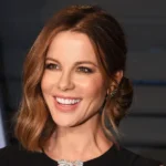 ‘Kate Looks So Strange’: Users Stunned after Seeing ‘Unrecognizable’ Kate Beckinsale on the Red Carpet – Photos & Video