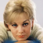 Users Say ’80s Bombshell Kim Novak ‘Destroyed Her Gorgeous Face’ with Plastic Surgeries – Her Transformation Caused a Stir