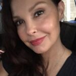 Ashley Judd Touches People’s Hearts With Her Loving Article On Her Last Minutes With Her Mother